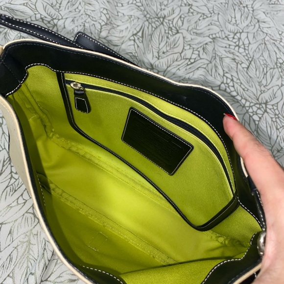 Coach Cream and Black Shoulder Bag with Structured Design - Picture 5 of 6